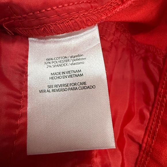 The Limited NWT Women's Tailored Shorts, Red, Size 4, 4.5" Inseam Summer - Picture 9 of 10